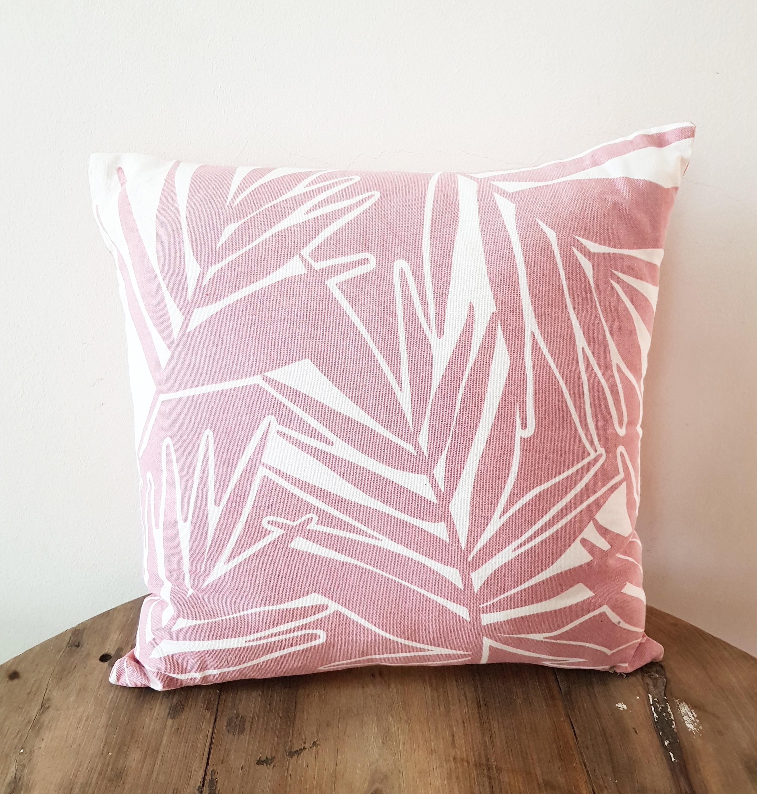 Printed palm leaves - blush pink  