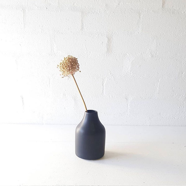 Ceramic Bottle Neck Budvase - Black