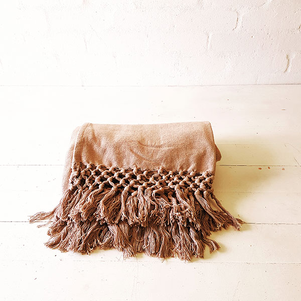 Macrame Tassel Throw - Caramel Chocolate 