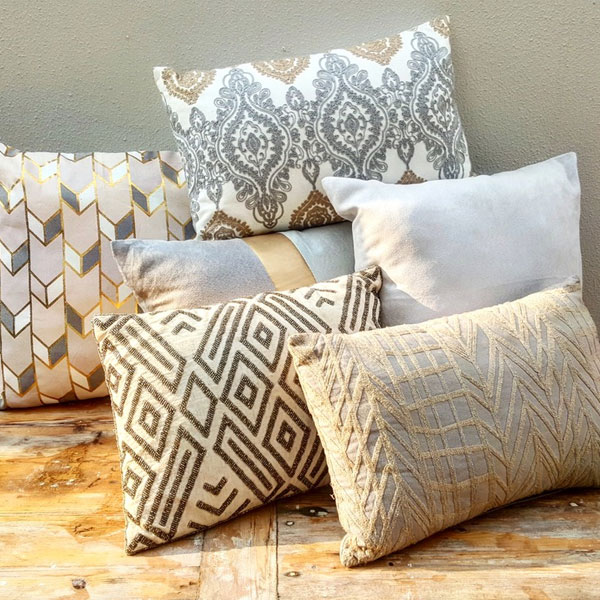 Scatter Pillows - White / Ivory / Bone